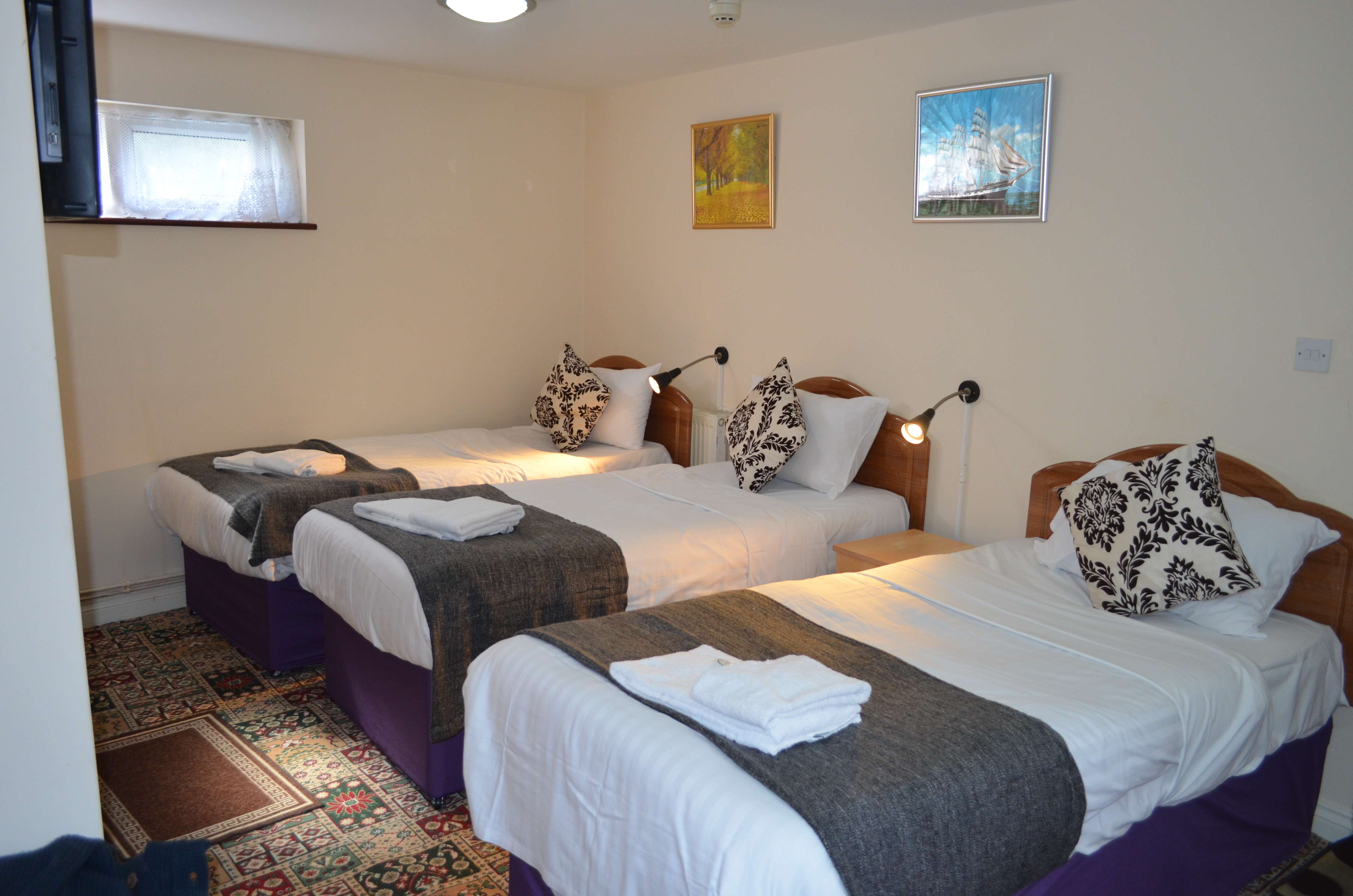 Triple Room 3 Persons 3 Single Beds TGH